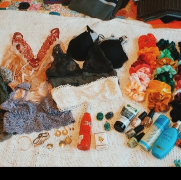 MYSTERY BOX, vsco girl gift ($100 full) - Picture 5 of 6